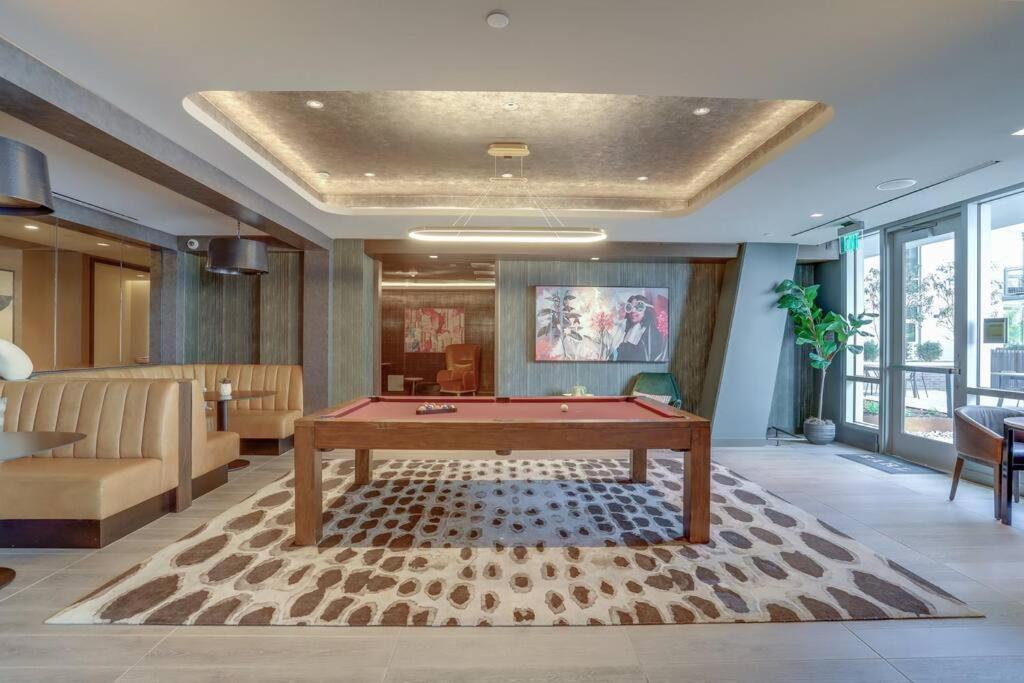 Stylish Condo At Clarendon With Rooftop Views Arlington Eksteriør bilde