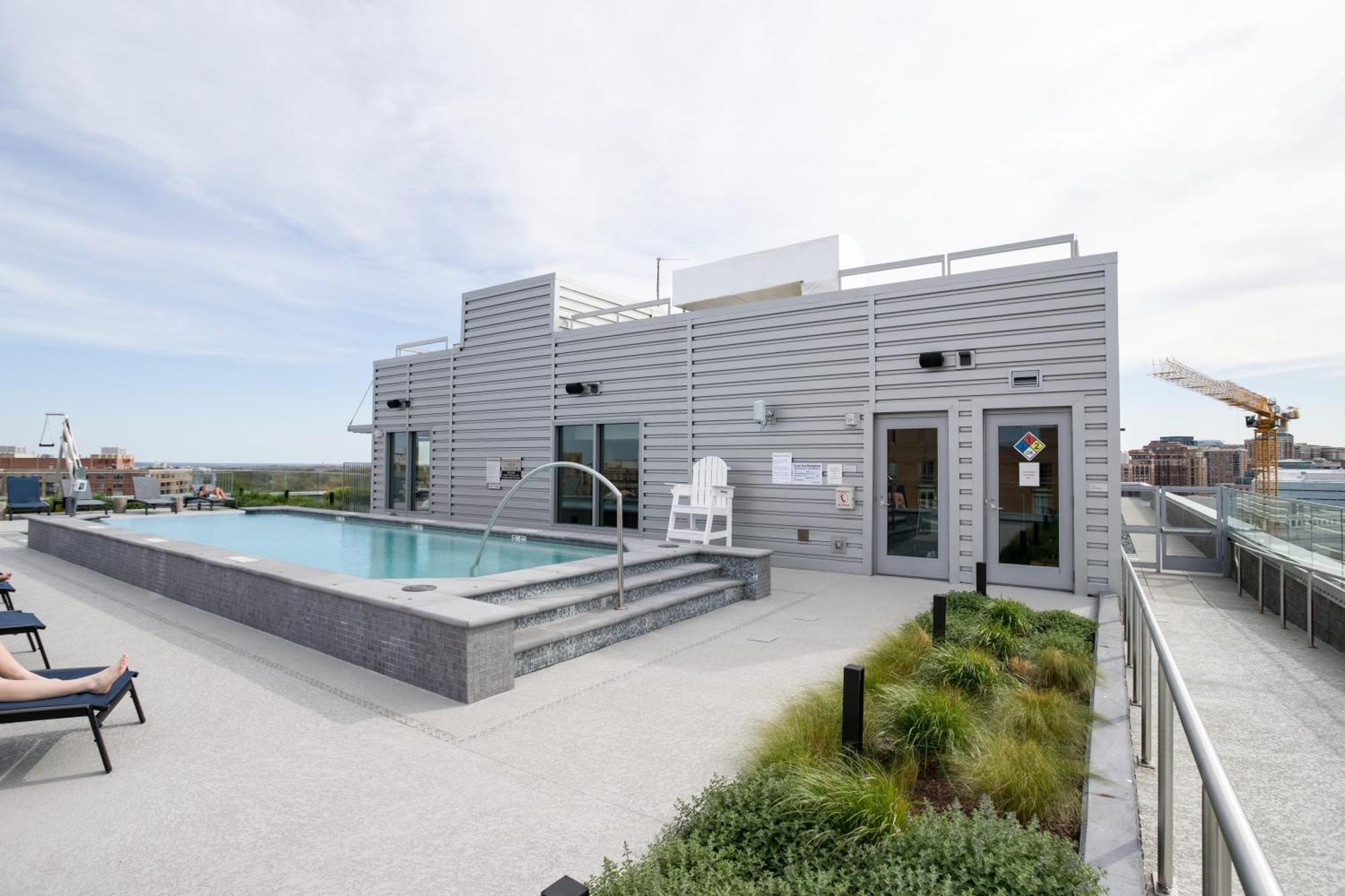 Stylish Condo At Clarendon With Rooftop Views Arlington Eksteriør bilde
