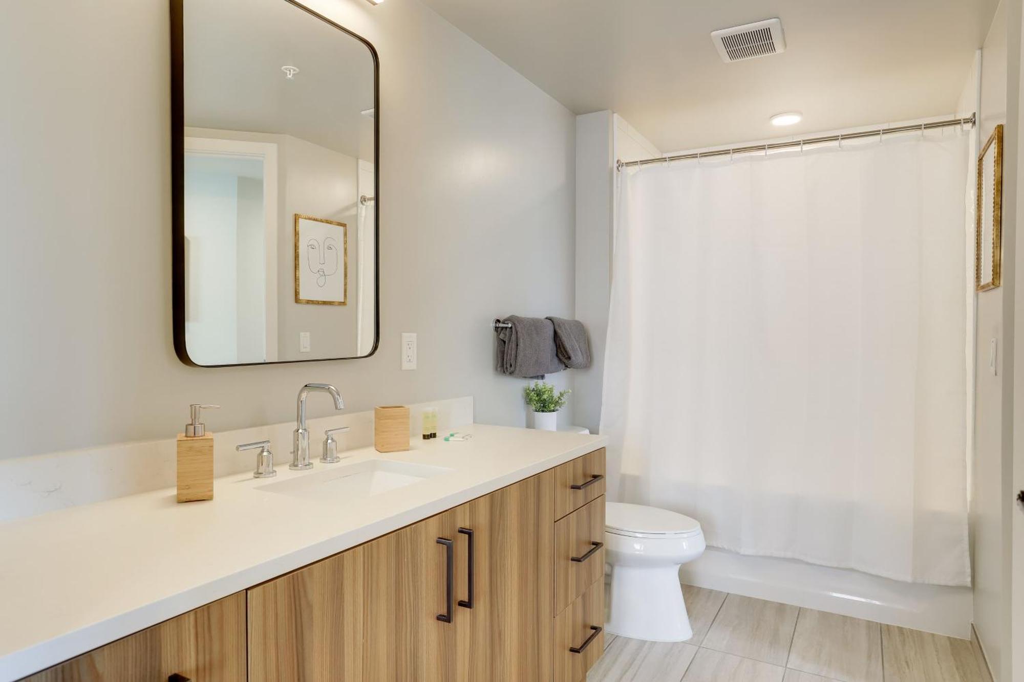 Stylish Condo At Clarendon With Rooftop Views Arlington Eksteriør bilde